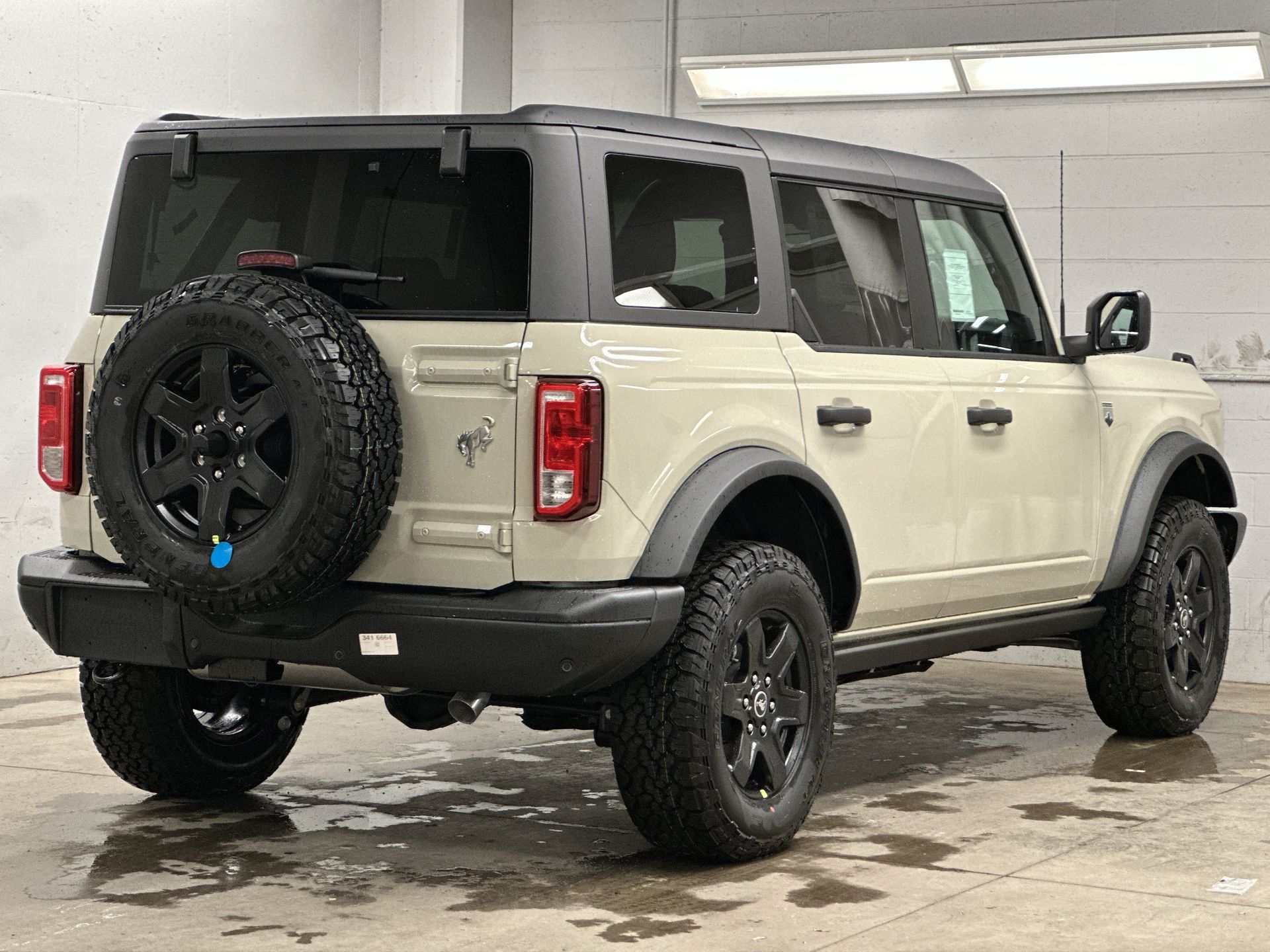 Thumbnail: 2025 Ford Bronco - 32