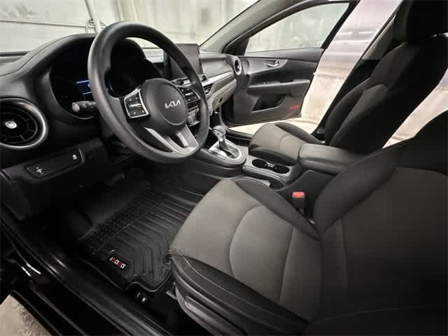 Thumbnail: 2022 Kia Forte - 13