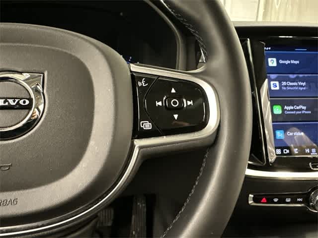 Thumbnail: 2025 Volvo S60 - 10