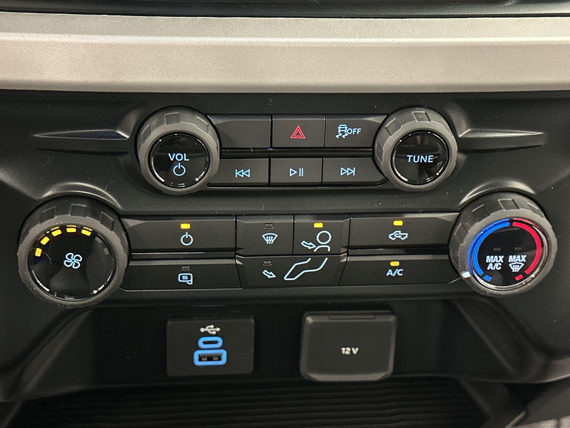 Thumbnail: 2026 Ford Econoline - 13