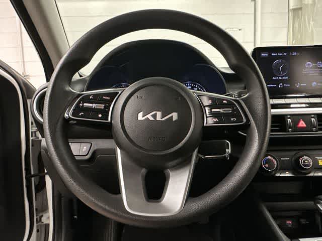 Thumbnail: 2022 Kia Forte - 7