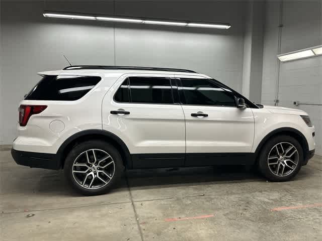 Thumbnail: 2019 Ford Explorer - 3
