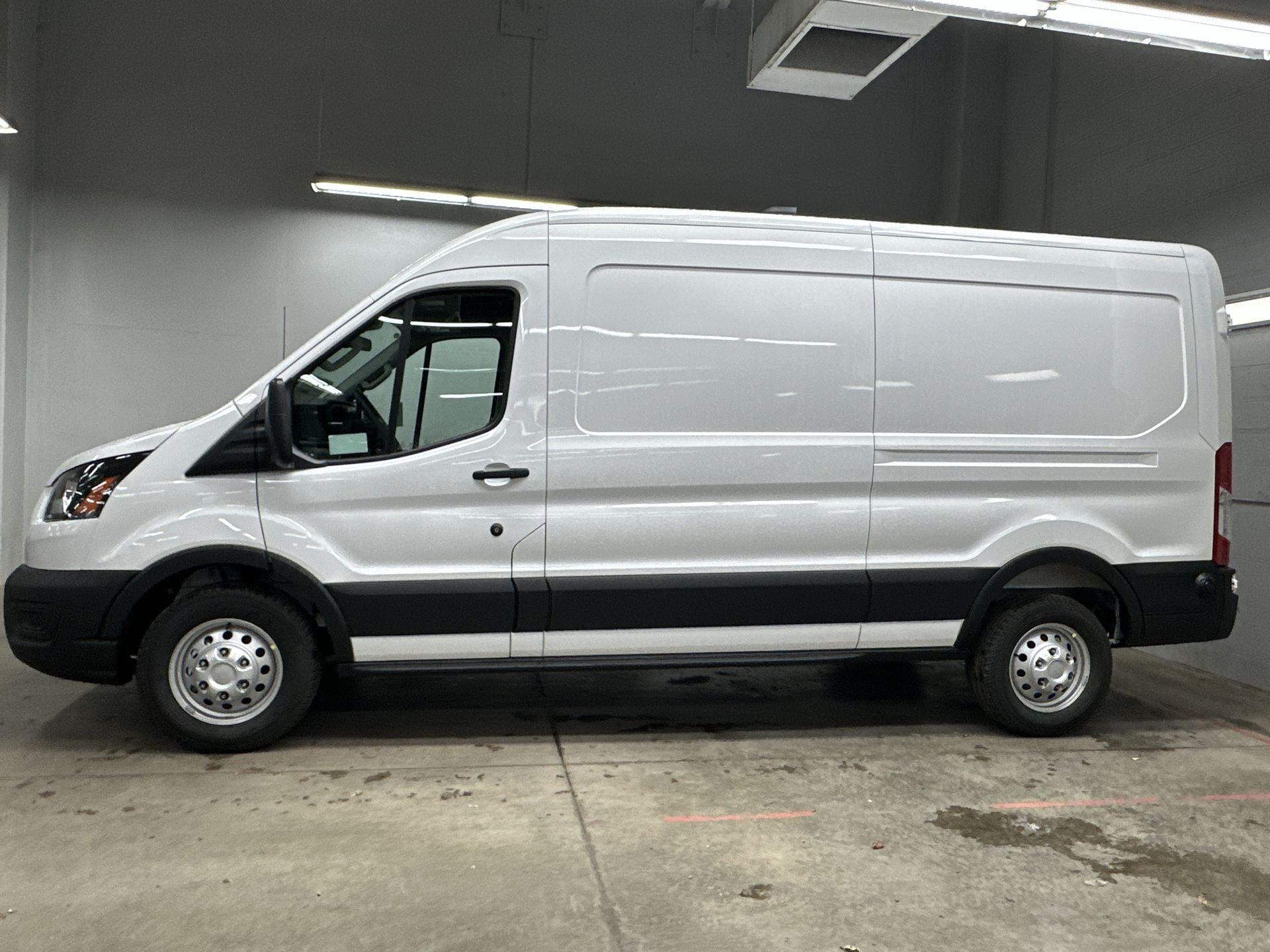 Thumbnail: 2026 Ford Transit Series - 2