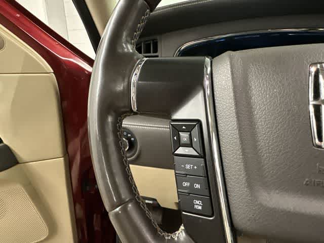 Thumbnail: 2015 Lincoln Navigator - 9