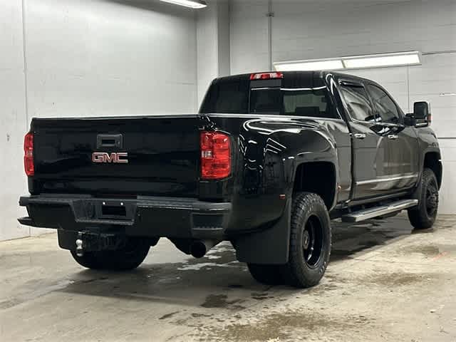 Thumbnail: 2019 GMC Sierra 3500 - 31