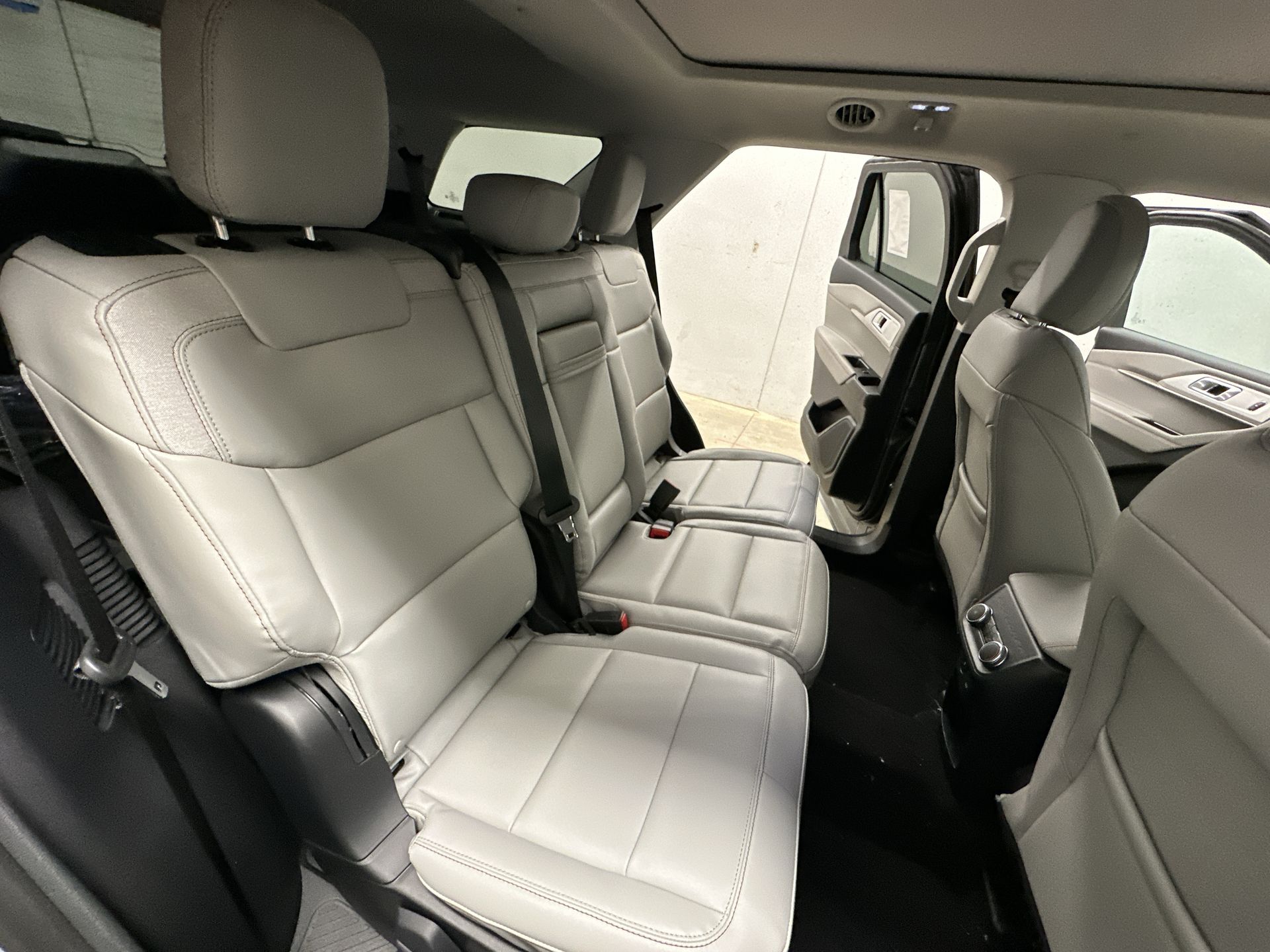 Thumbnail: 2026 Ford Explorer - 25