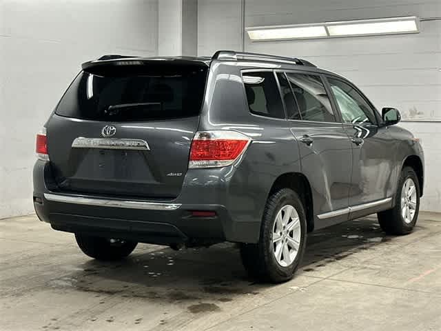 Thumbnail: 2013 Toyota Highlander - 23