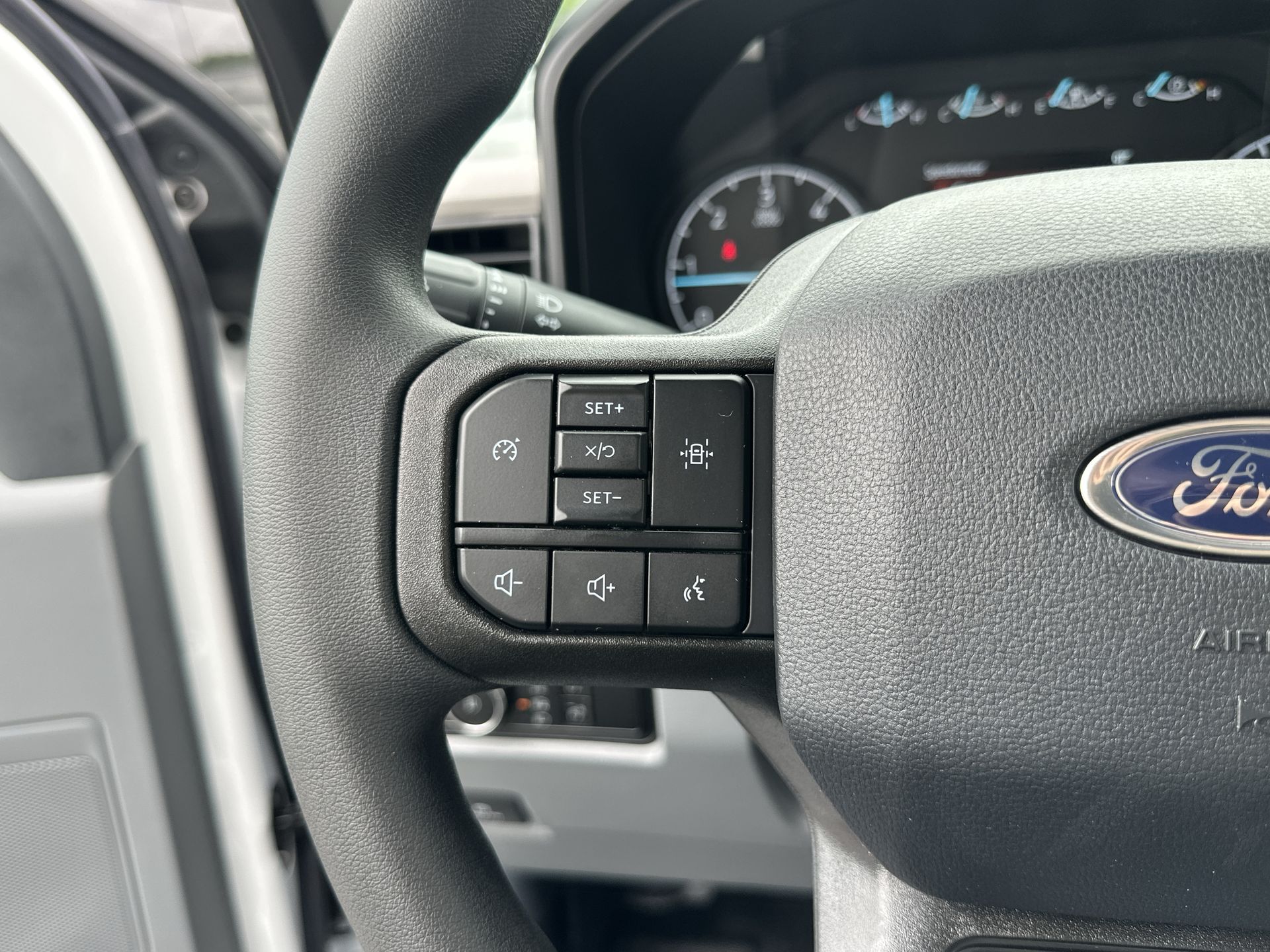 Thumbnail: 2025 Ford Econoline - 8