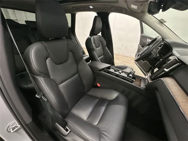 2023 Volvo XC60 B5 Plus 24
