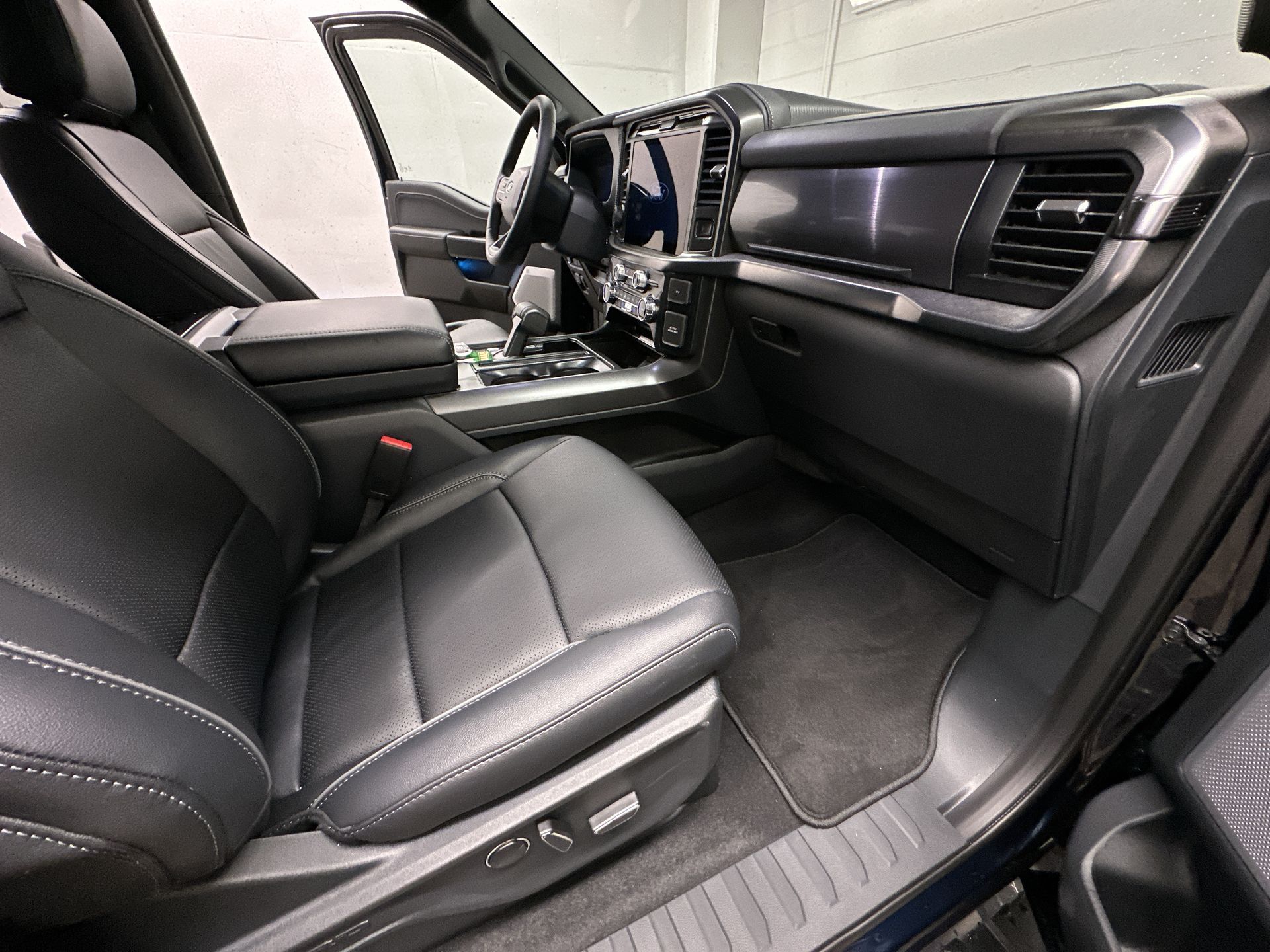 Thumbnail: 2025 Ford F-150 - 23