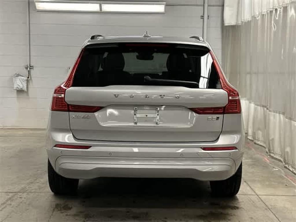 Used 2023 Volvo XC60 Core SUV