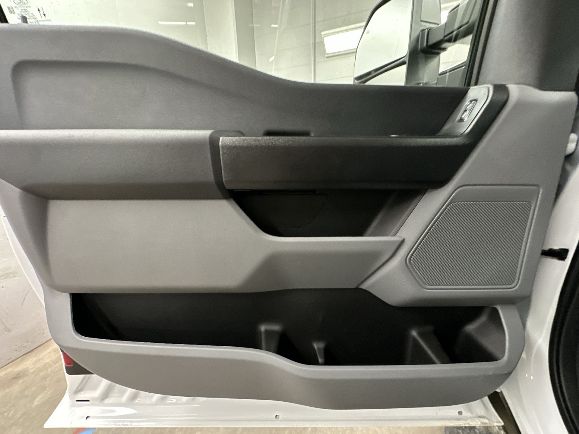 Thumbnail: 2025 Ford Econoline - 14