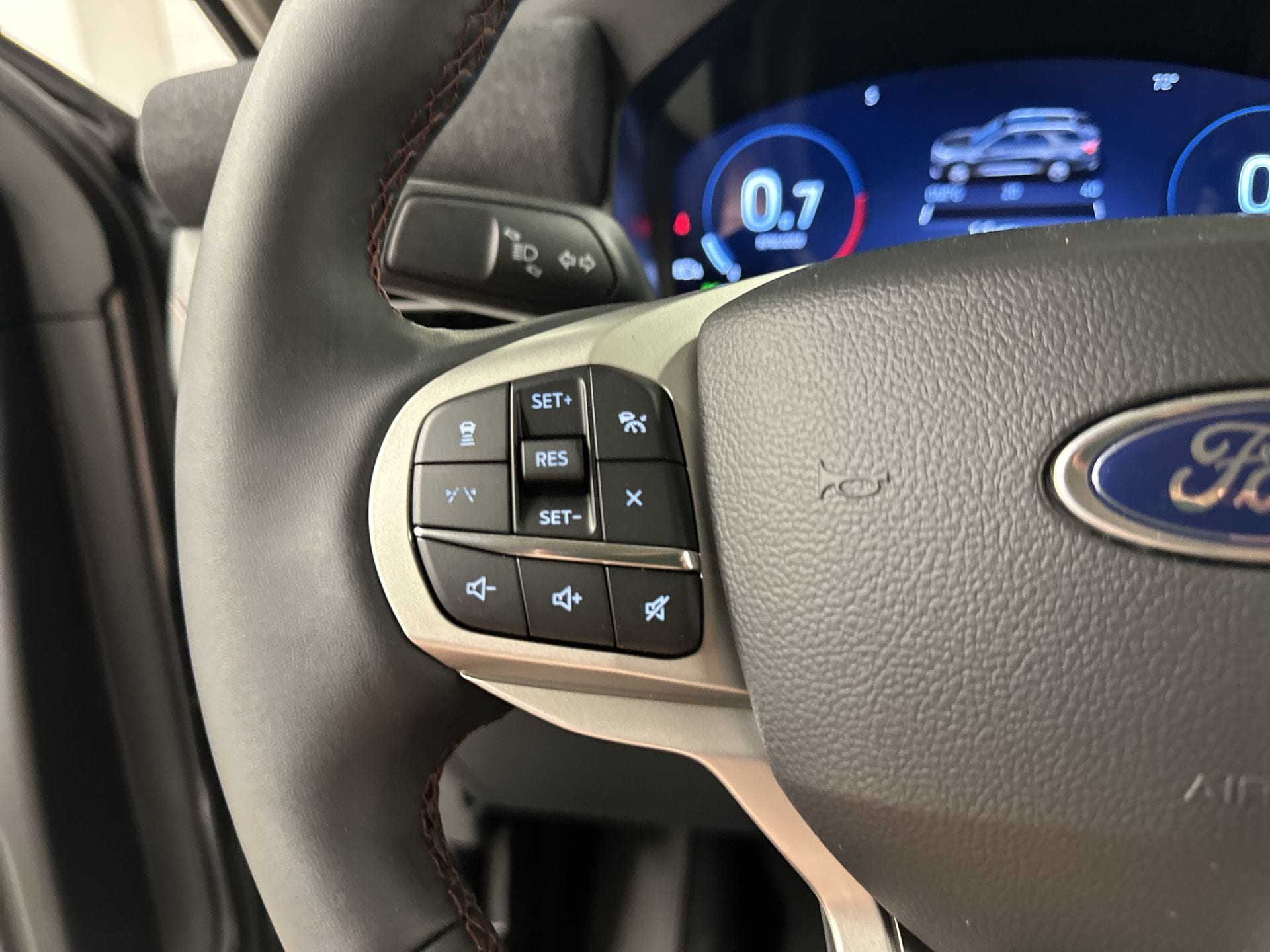 Thumbnail: 2026 Ford Explorer - 8