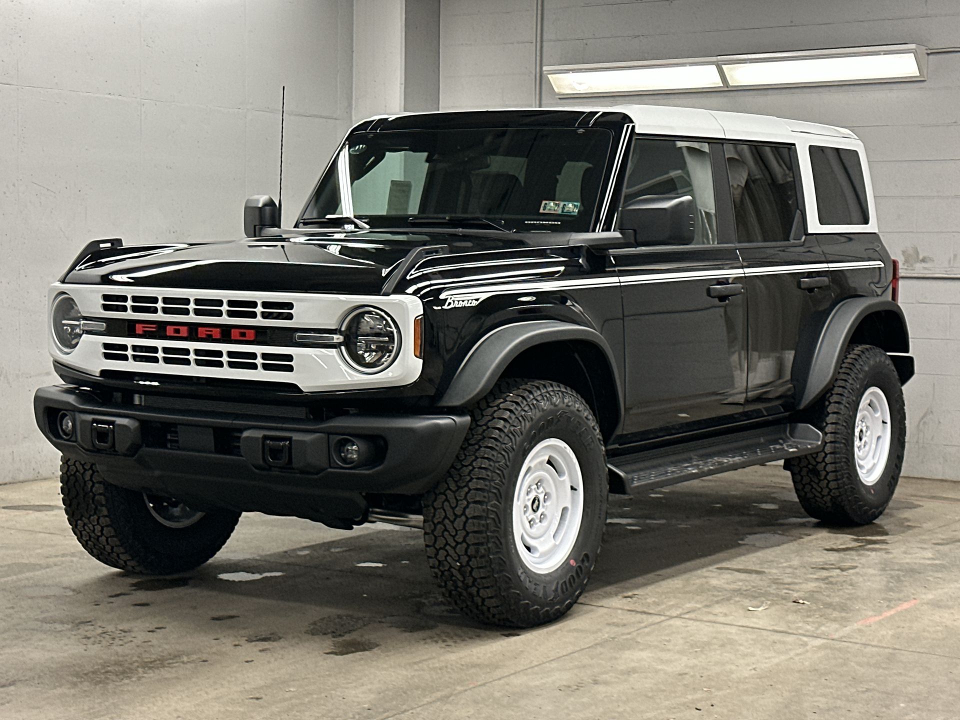Thumbnail: 2026 Ford Bronco - 1