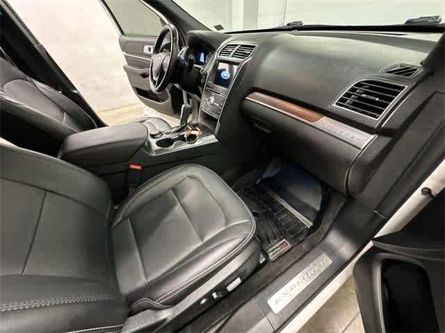 Thumbnail: 2017 Ford Explorer - 22
