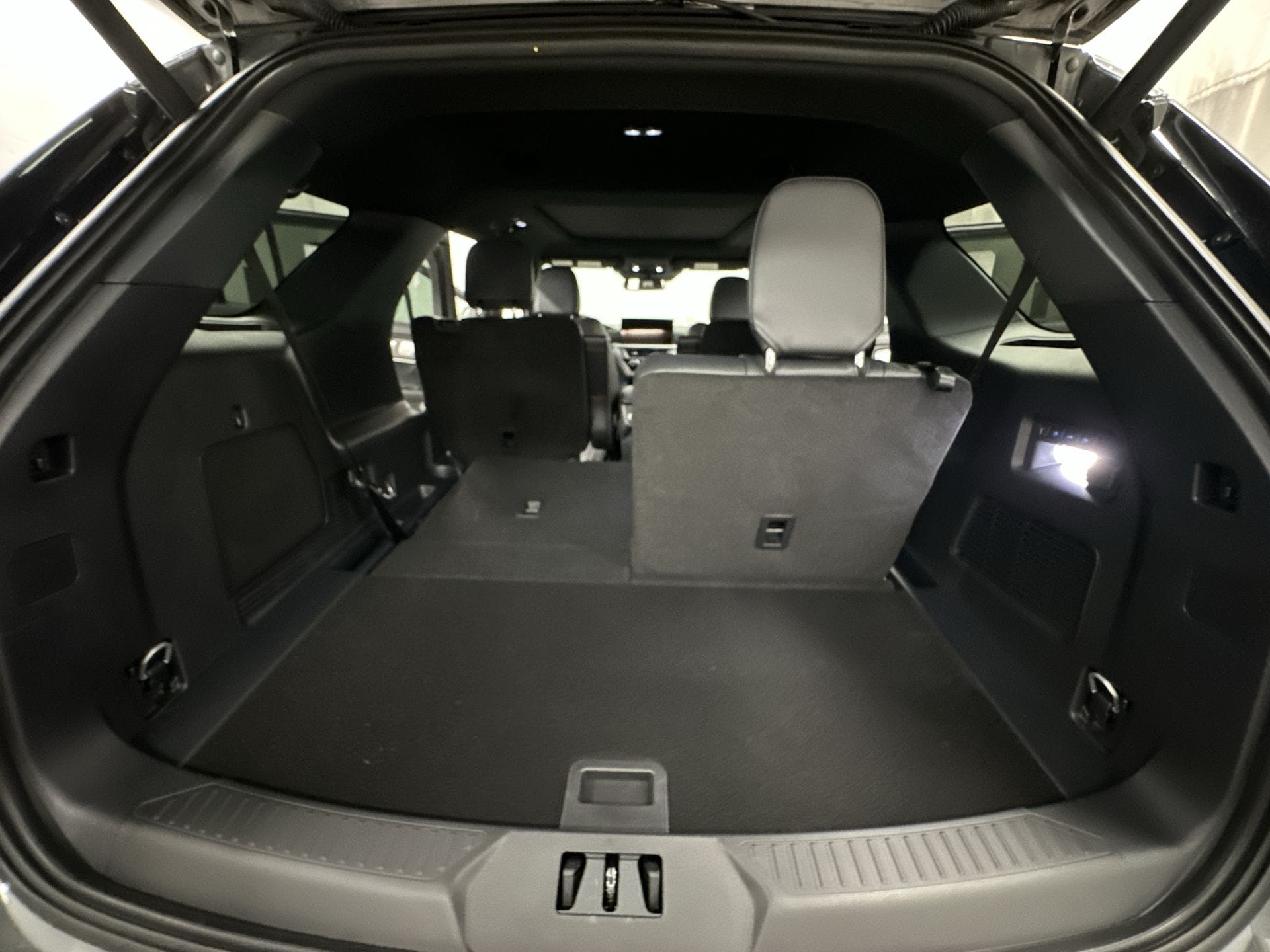 Thumbnail: 2026 Ford Explorer - 26