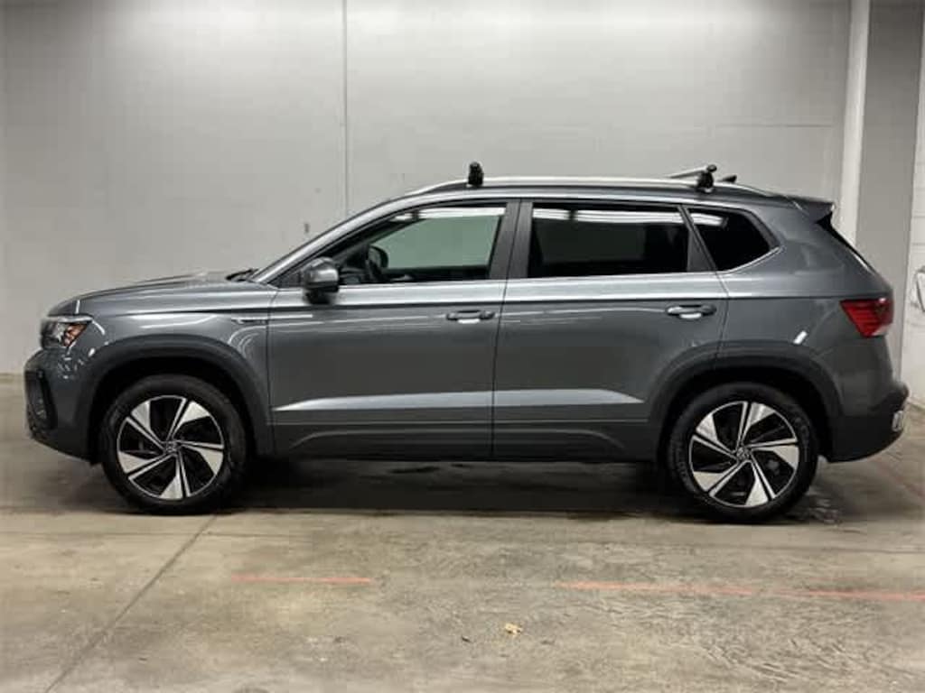 Used 2024 Volkswagen Taos SE SUV