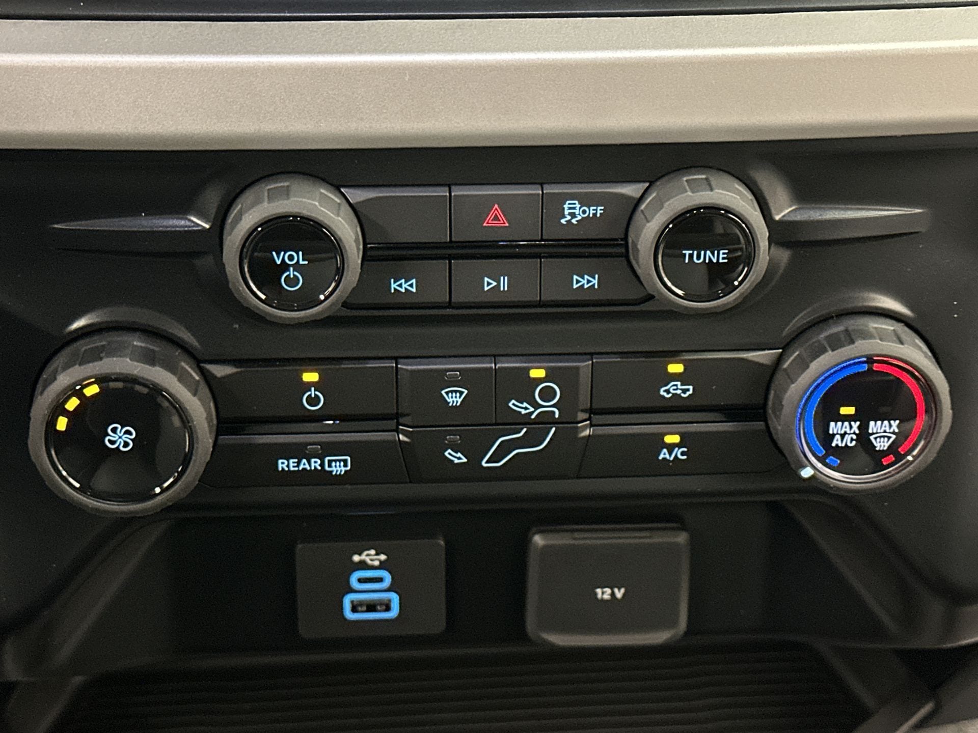 Thumbnail: 2026 Ford Econoline - 12