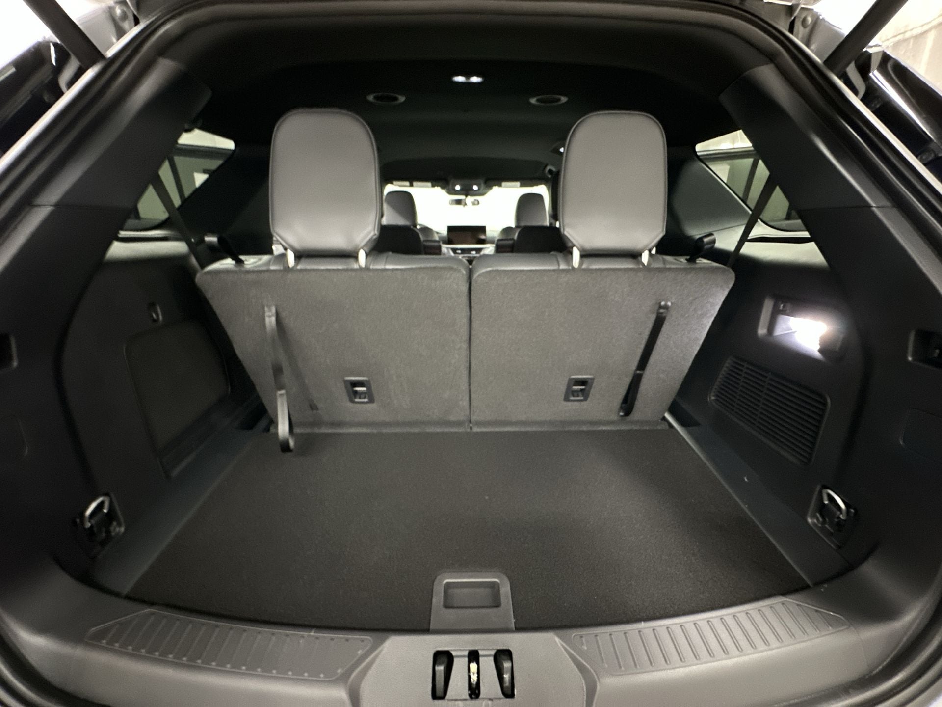 Thumbnail: 2026 Ford Explorer - 25