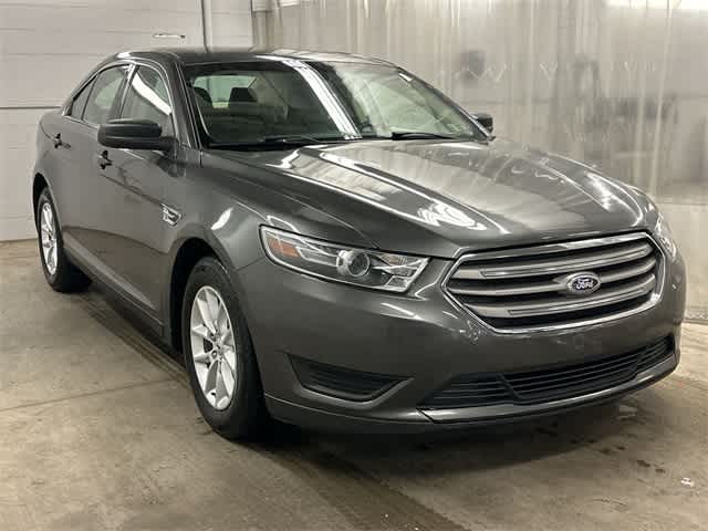 2015 Ford Taurus SE 27