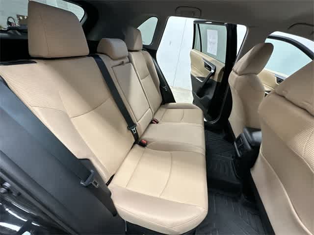 Thumbnail: 2021 Toyota RAV4 - 21