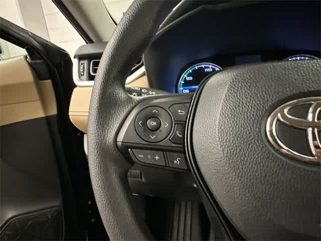 Thumbnail: 2021 Toyota RAV4 - 8