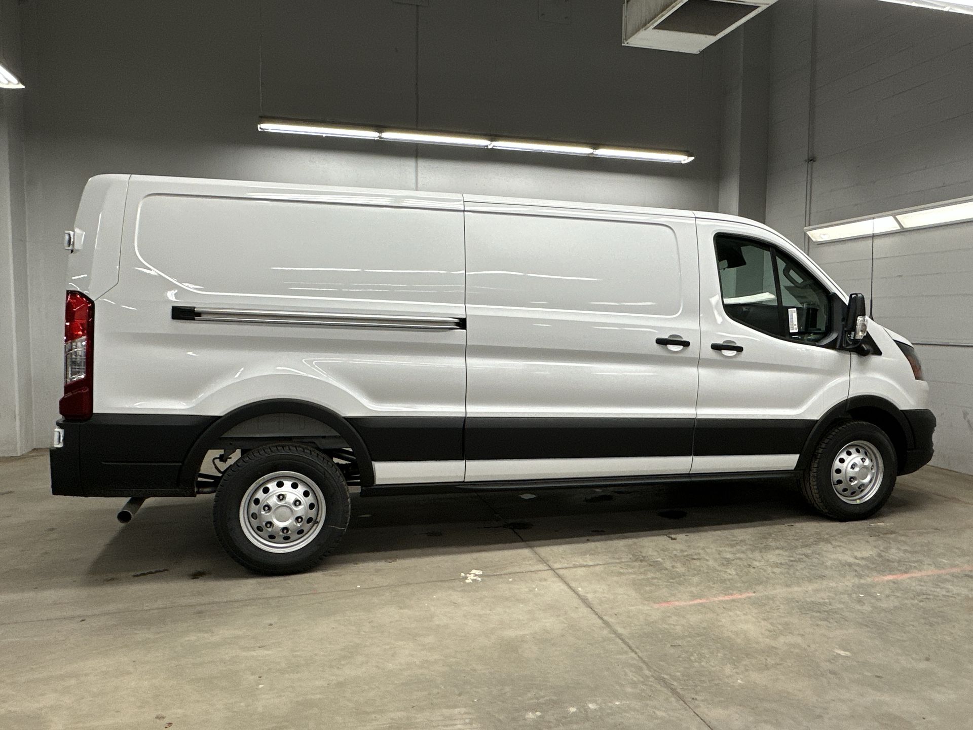 Thumbnail: 2026 Ford Transit Series - 3