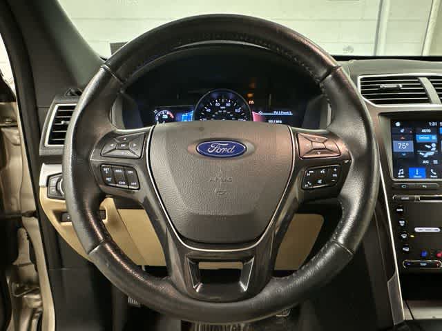 Thumbnail: 2017 Ford Explorer - 7