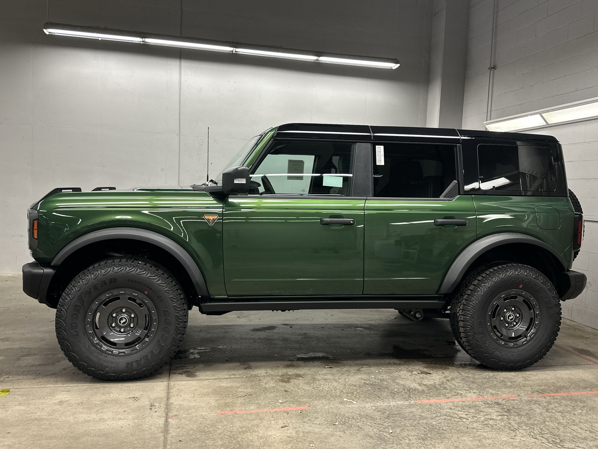 Thumbnail: 2025 Ford Bronco - 2