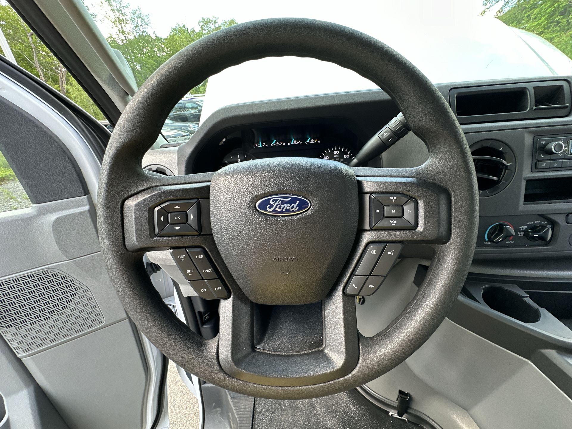 Thumbnail: 2025 Ford Econoline - 7