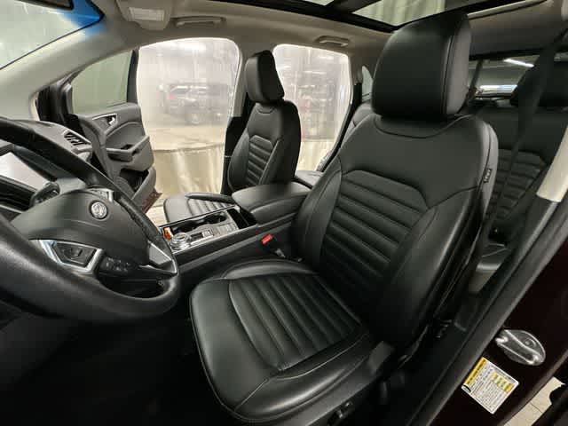 Thumbnail: 2020 Ford Edge - 18