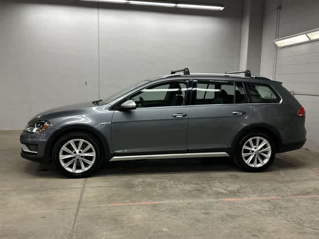 Thumbnail: 2017 Volkswagen Golf - 2