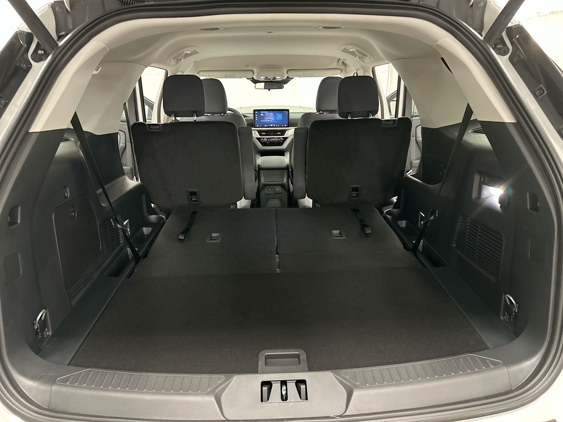 Thumbnail: 2026 Ford Explorer - 35