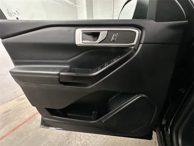 Thumbnail: 2020 Ford Explorer - 17