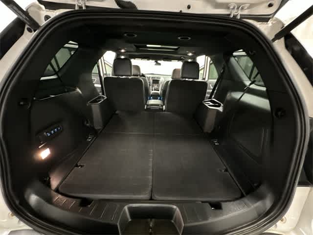 Thumbnail: 2017 Ford Explorer - 28