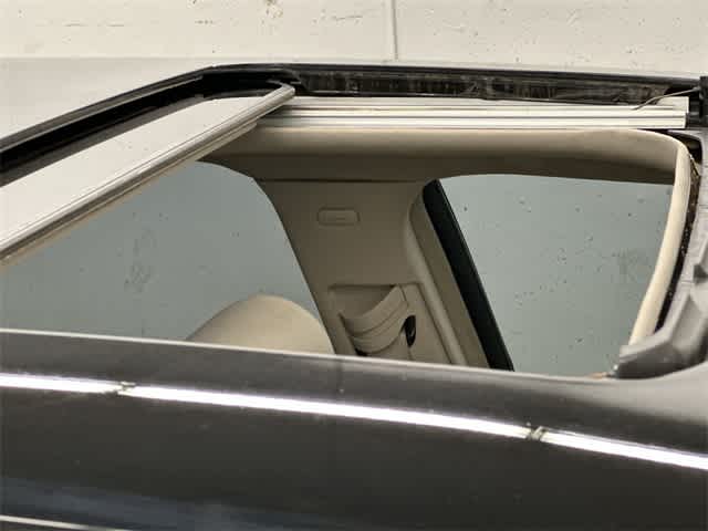 2011 Cadillac DTS Luxury I 6