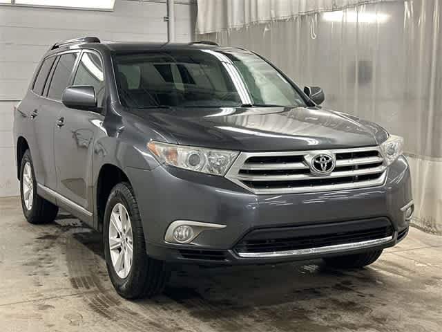 Thumbnail: 2013 Toyota Highlander - 21