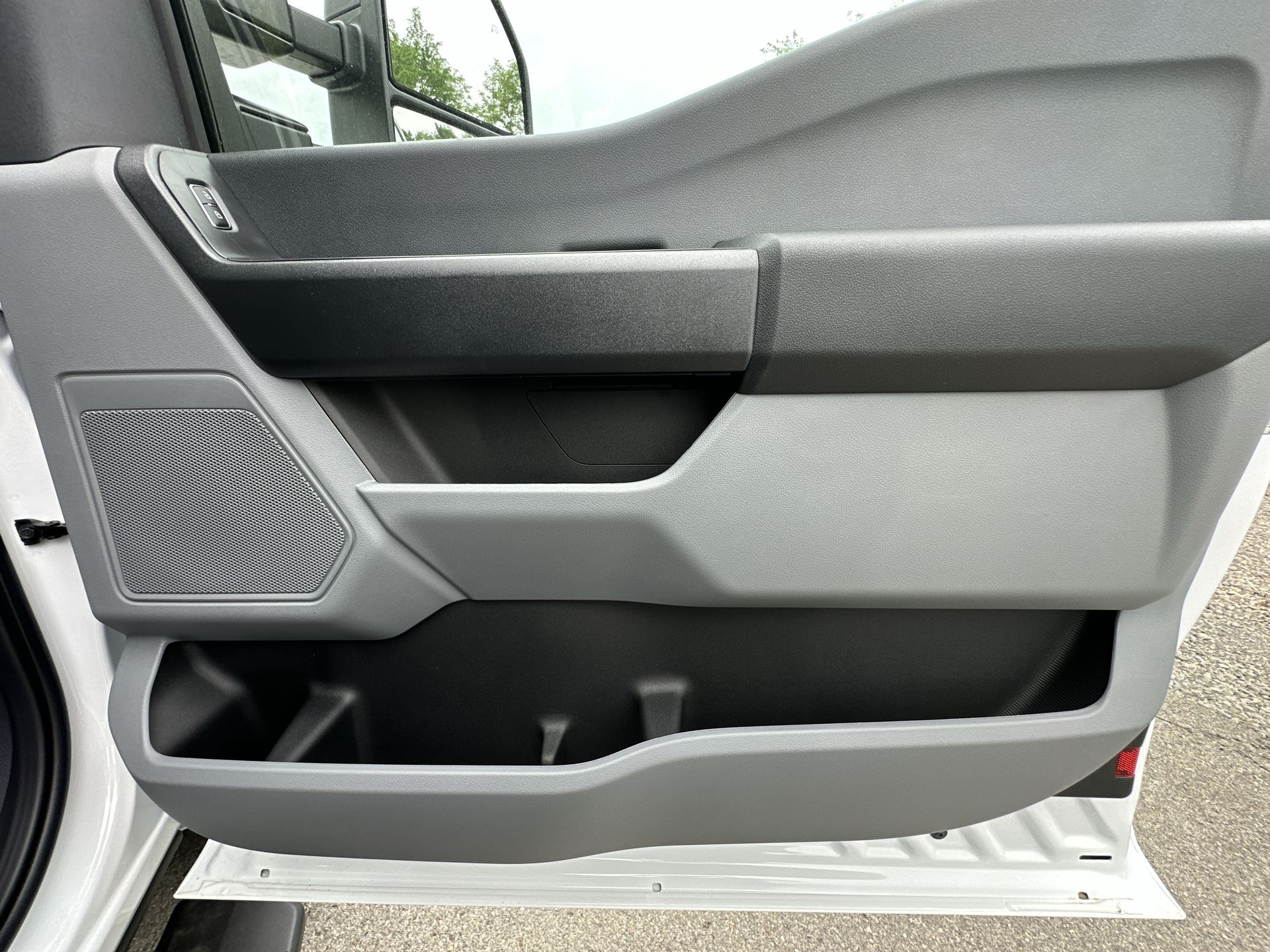 Thumbnail: 2025 Ford Econoline - 19