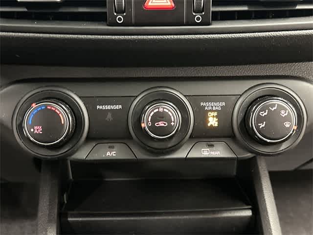 Thumbnail: 2022 Kia Forte - 12