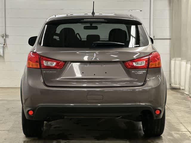 Thumbnail: 2016 Mitsubishi Outlander Sport - 4