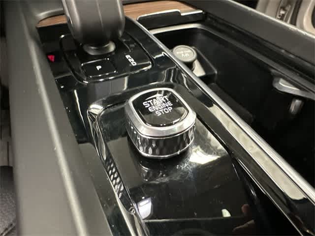 2023 Volvo XC60 B5 Plus 11