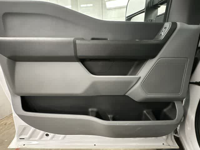 Thumbnail: 2024 Ford Econoline - 15