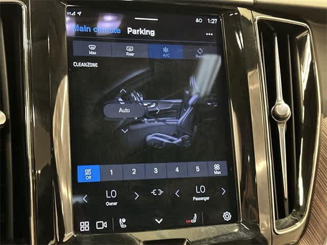 2023 Volvo XC60 B5 Plus 16