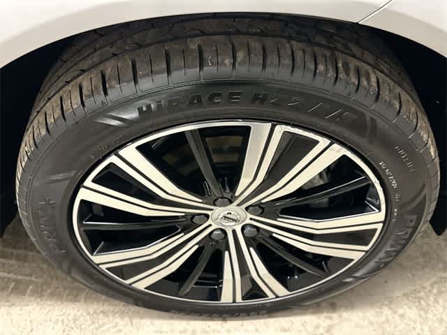 2023 Volvo XC60 B5 Plus 5