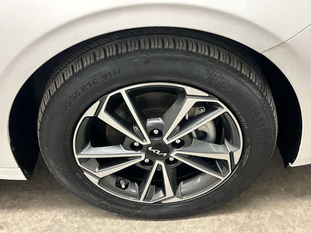 Thumbnail: 2022 Kia Forte - 5