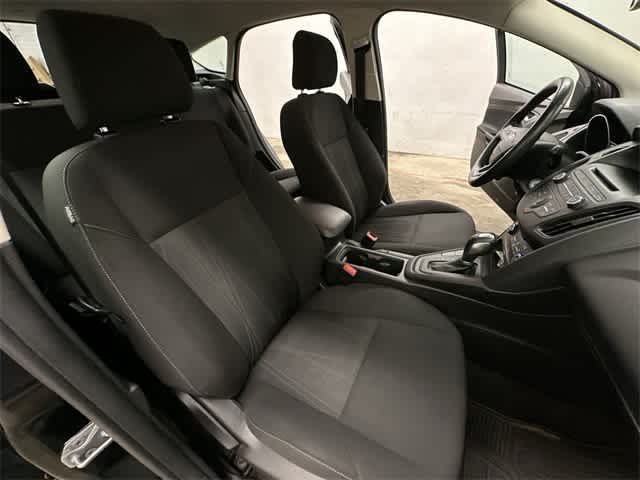 Thumbnail: 2016 Ford Focus - 19