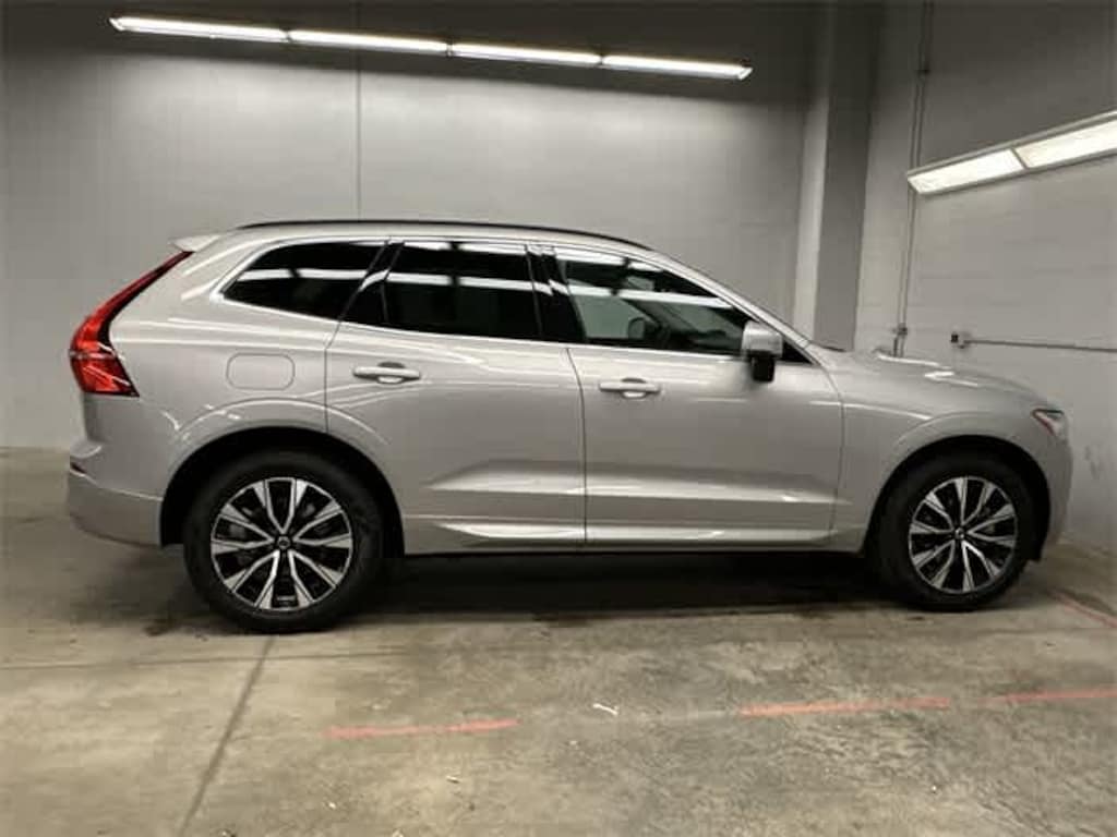 Used 2023 Volvo XC60 Core SUV