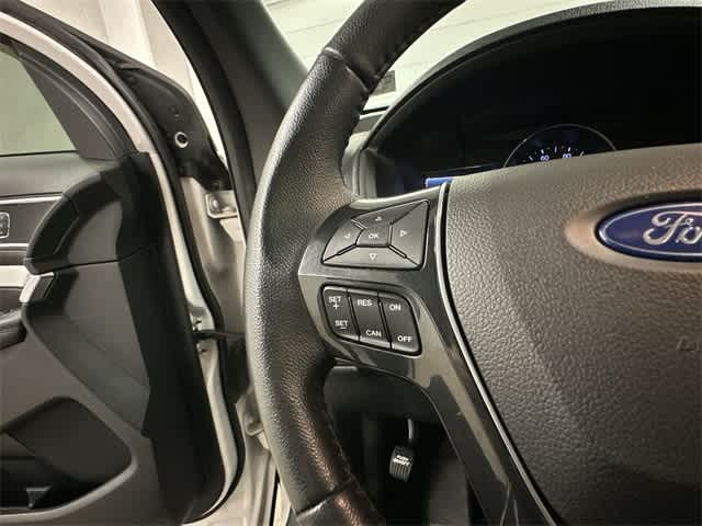 Thumbnail: 2017 Ford Explorer - 9