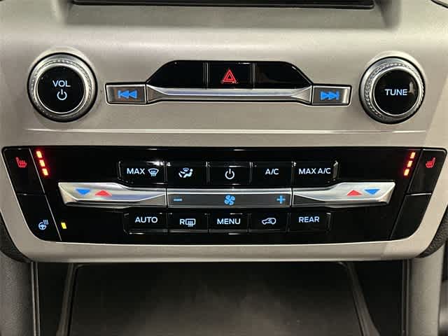 Thumbnail: 2022 Ford Explorer - 13