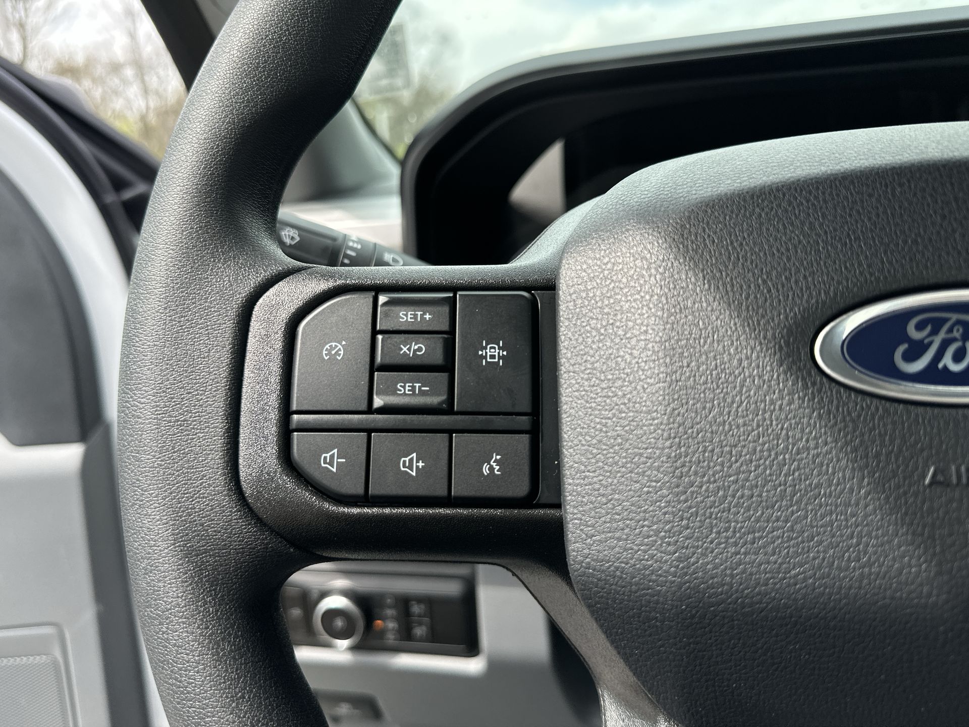 Thumbnail: 2025 Ford  - 8